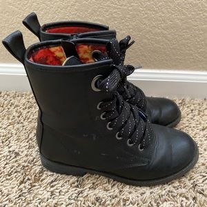 Cat & Jack Girl’s Black Combat Boots Size 2 w/ Side Zippers